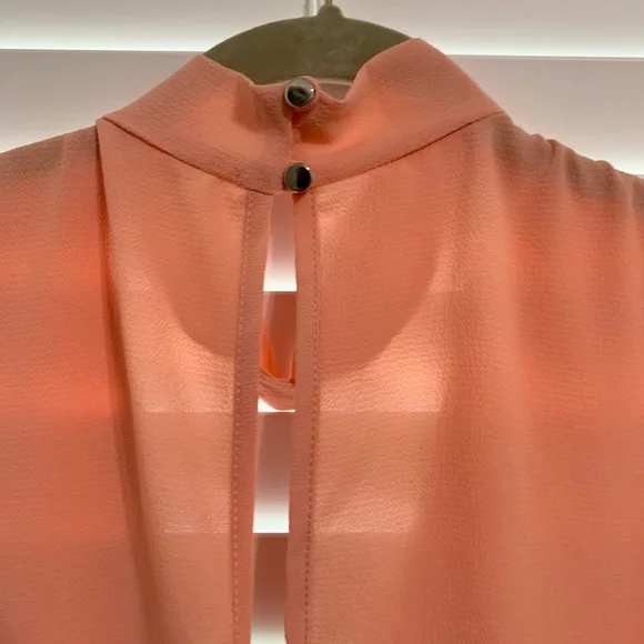 2/$20 or 3/$25 Sz L Peach Blouse w/ Flutter Sleeves - Picture 5 of 7